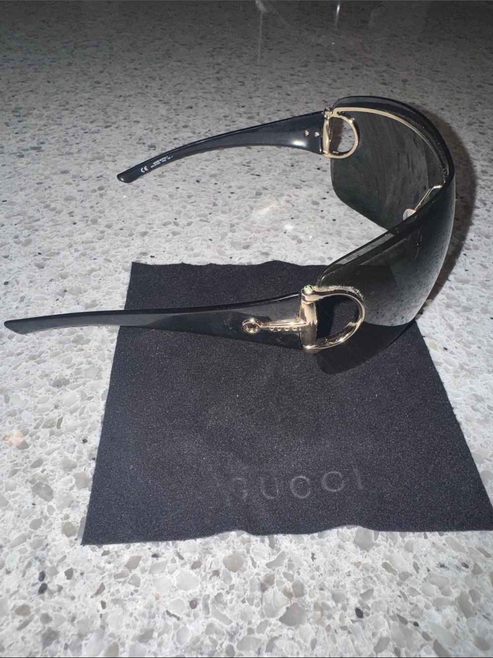 Vintage GG 2712/S Gucci Rimless Visor Wrap Around Mirrored
Sunglasses